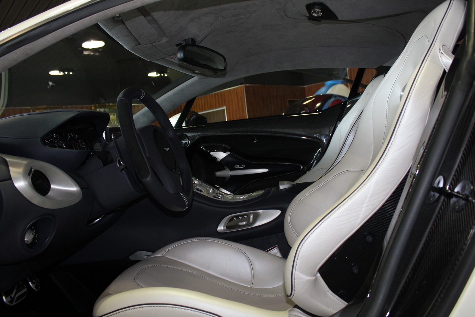 [Aston-Martin-One-77-19%255B3%255D.jpg]