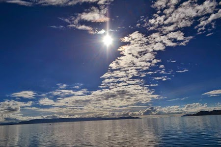Soare superb pe lacul Titicaca