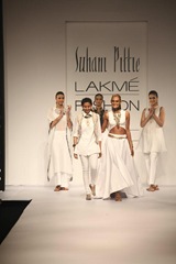 8Suhani Pittie'S Collection at  LFW SummerResort 2012