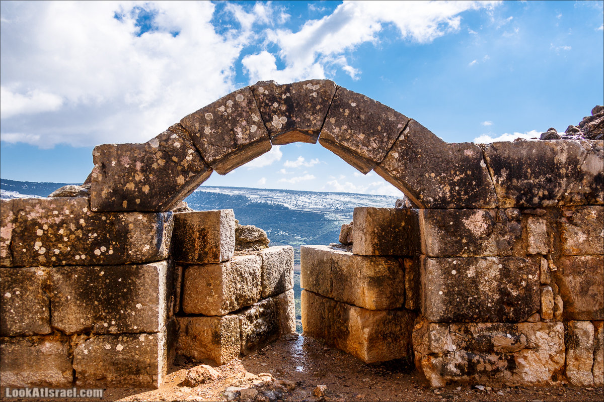 LookAtIsrael.com - Снег в крепости Нимрод, Израиль | Snow in Nimrod fortress, Israel | שלג במבצר נמרוד
