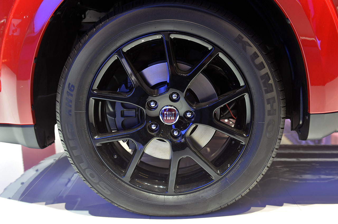 Manço, Fiat Freemont’unu Teslim Aldı! - Turkeycarblog