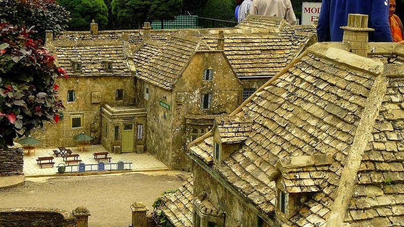 bourton-model-village-17