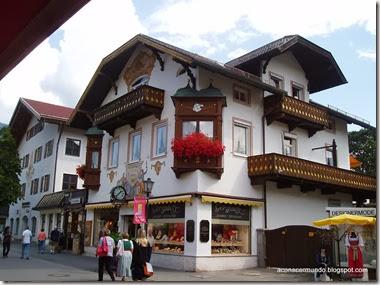 Garmisch Partenkirchen. Fachadas y balcones pintados - P9060323