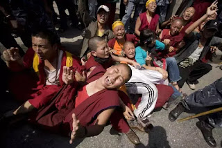 Nghĩ về xâm lược Nghĩ về xâm lược