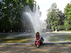 2014.08.03-067 Stéphanie dans le parc de Bruxelles