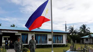 Quân đội Phillipines đóng trên đảo Thị Tứ (Thitu/Pag Asa) mà Việt Nam đòi chủ quyền. Quân đội Phillipines đóng trên đảo Thị Tứ (Thitu/Pag Asa) mà Việt Nam đòi chủ quyền.