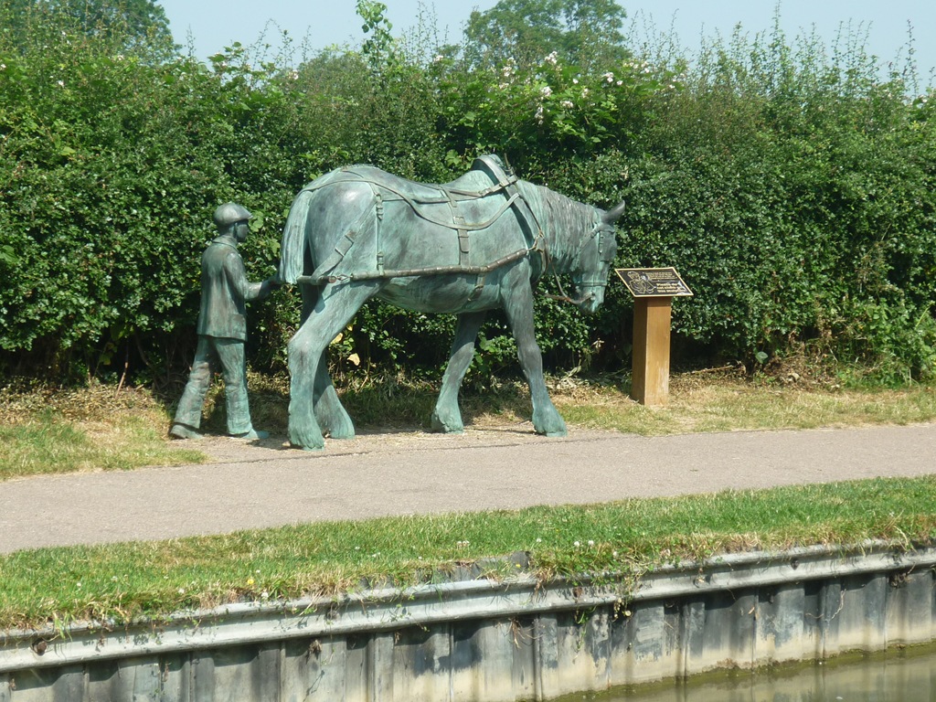 [horse-sculpture-foxton4.jpg]