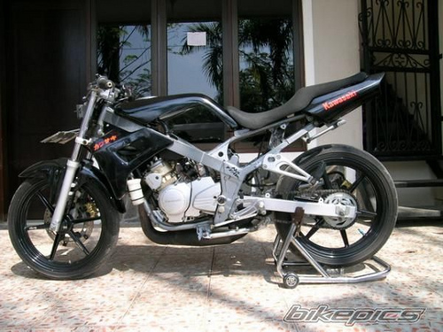 GALLERY MOTOR SPORT MODIFIKASI: Koleksi Kawasaki Ninja 150'R