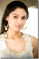 andrea-jeremiah_smart_pic