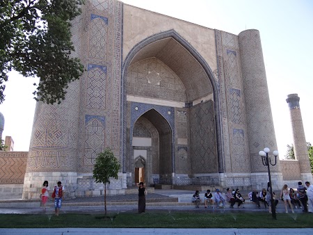 32. Moscheea Bibi - Khanym Samarkand.JPG