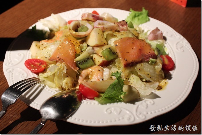 台北-美麗華金色三麥。生日套餐，海鮮水果沙拉。