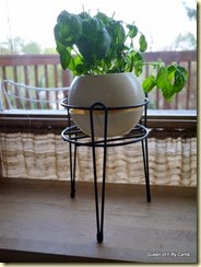 plant stand with hairpin legs