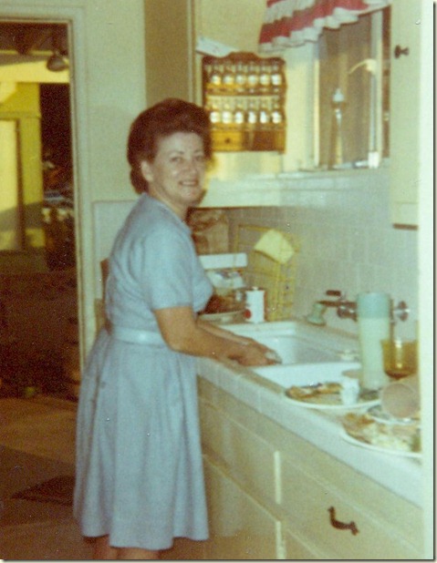 Mom Evans Thanksgiving 1969 001