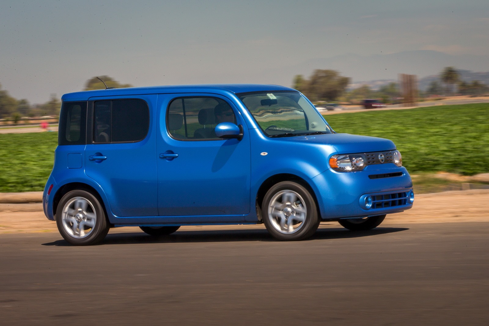 [Nissan-Cube-1%255B2%255D.jpg]
