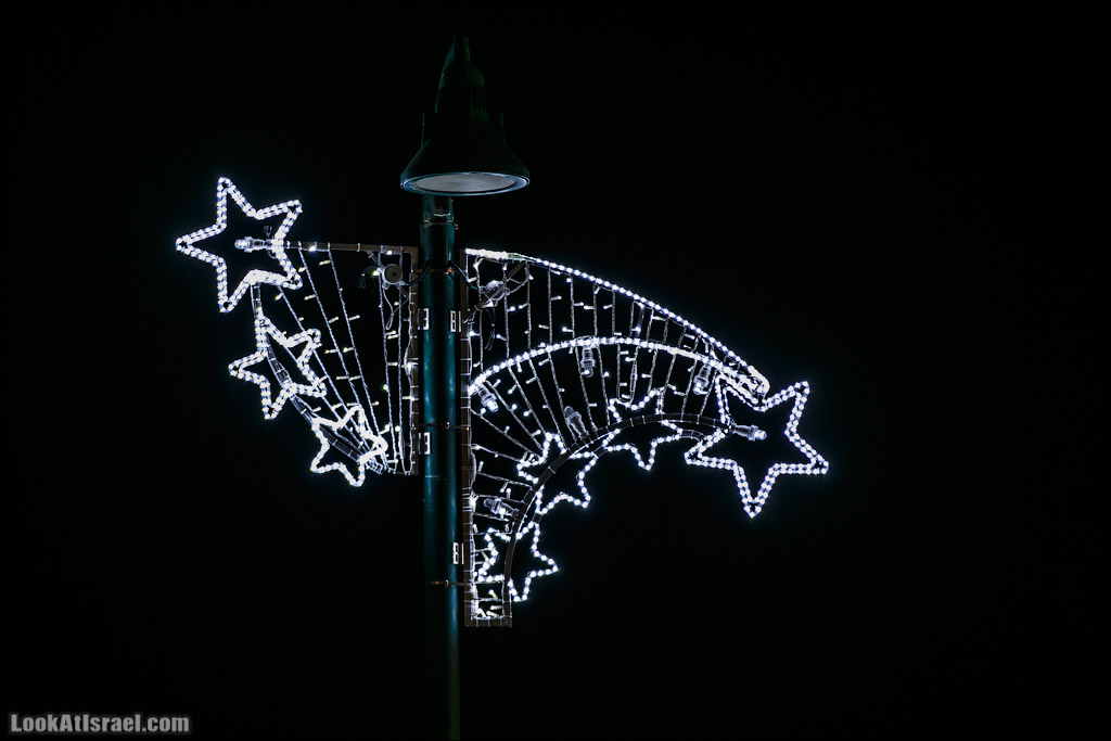 Рождество в Яффо. Праздничная елка и украшения. LookAtIsrael.com - Фото путешествия по Израилю