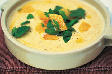 Roasted sweet garlic, bread and almond soup