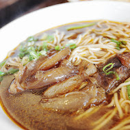 段純貞牛肉麵(空軍一村店)