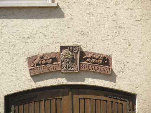 Schönemann Relief Über Torbogen