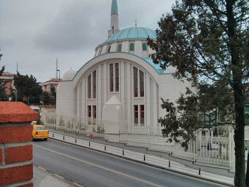 Aziz Mahmûd Hüdâyi Camii