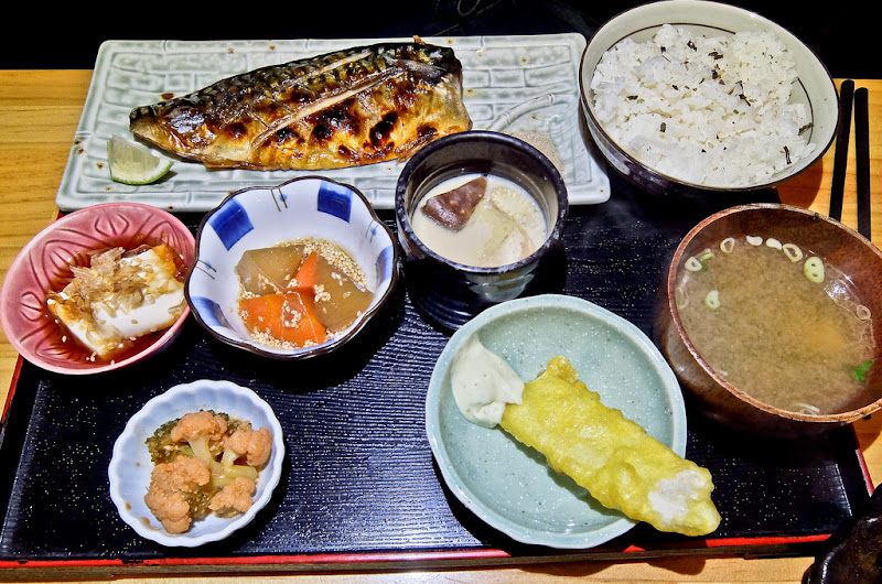 捷運松山站 饒河夜市旁 花卷 (定食/丼飯/壽司..etc ) 