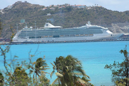 serenade-of-seas-st-maarten - Royal Caribbean's Serenade of the Seas in St. Maarten.
 
