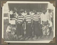 Groep Javaanse mannen in Suriname