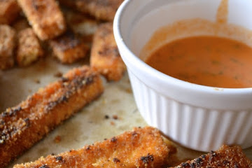 A Duo of Dippables with Honey Sriracha Mayo