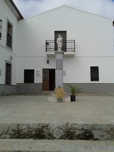 Estatua De San Jose Y Centro De Mayores De Azuel
