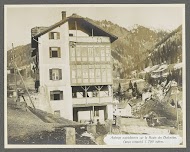 Auberge 'Andraz' langs een weg in de Dolomieten