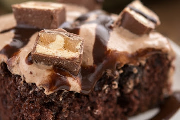 Snickers Poke Cake
