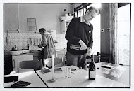 Industriepastor treft voorbereidingen voor een bijbelstudiebijeenkomst