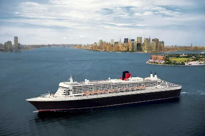 Get spectacular views of the Manhattan skyline when Queen Mary 2 sails through New York Harbor. 