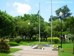 Mástil Plaza Belgrano- Garin