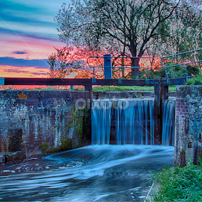 lock by Kev Bates - Landscapes Waterscapes
