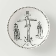 Schotel met een voorstelling van de kruisiging