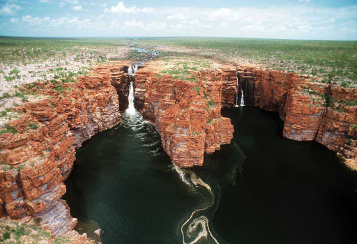 Silversea-Silver-Discoverer-Kimberley-Australia-red-cliffs - Explore King George Falls and the red cliffs of Kimberley, Australia, when you sail with Silver Discoverer.