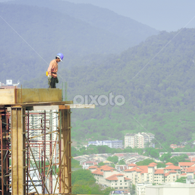 High..?? by Maleng Akmal - People Street & Candids