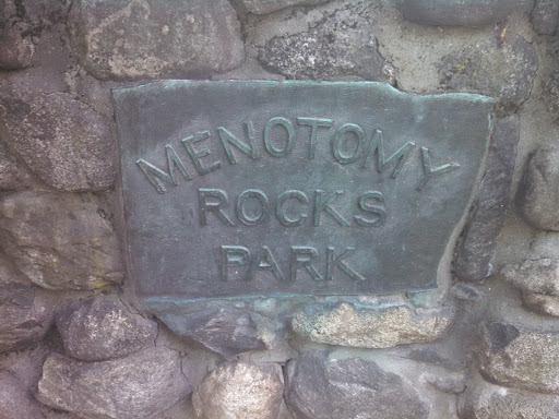 Menotomy Rocks Park