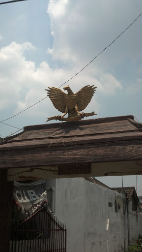 Garuda Pancasila Nangkring Di Gapura