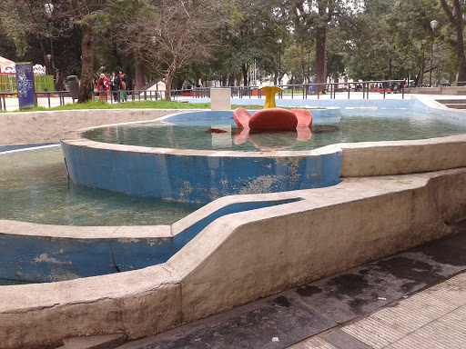 Fuente Plaza Urquiza