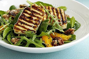 Halloumi salad with orange & mint