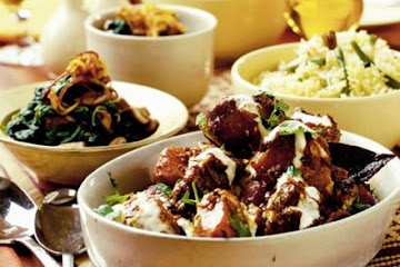 Stir-fried mushrooms & spinach with golden onions