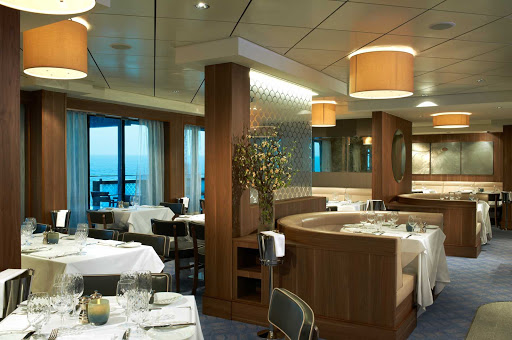 Norwegian-Breakaway-Ocean-Blue - Guests will love the elegant dining experience in Ocean Blue, the brainchild of renowned chef Geoffrey Zakarian.