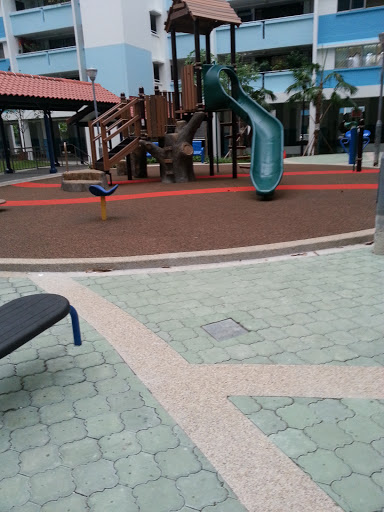 Playground @blk 635 Hougang Ave 8