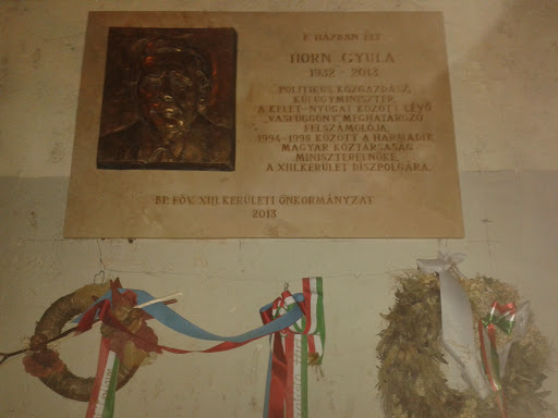 Horn Gyula Emléktábla