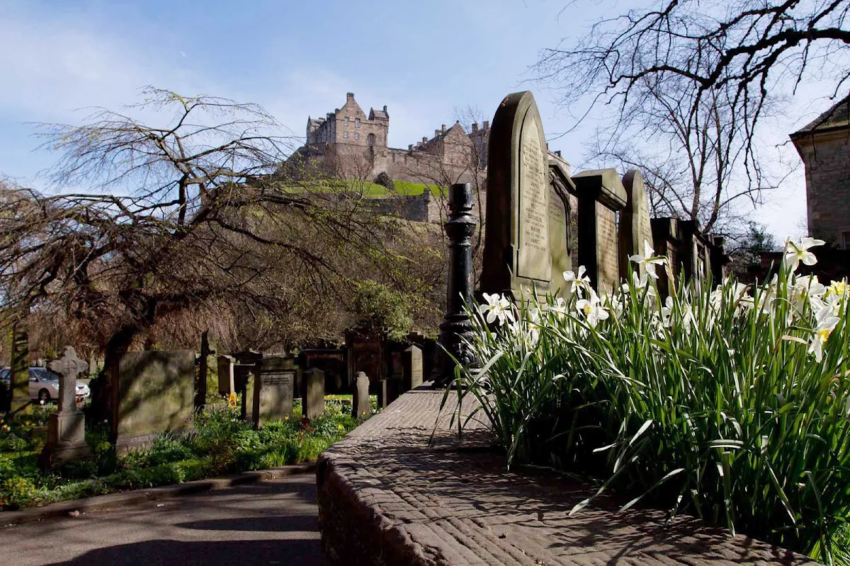 view-edinburgh-castle-edinburgh-scotland - A view of Edinburgh Castle in Edinburgh, Scotland.