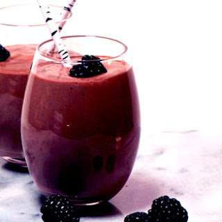 Blackberry and Yogurt Breakfast Smoothie