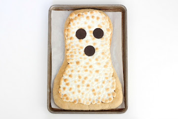 Spooky S'mores Pizza