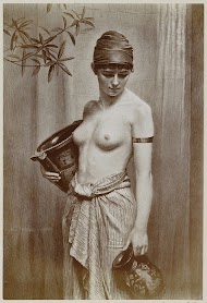 Fotoreproductie van een houtsnede naar het schilderij Wasserträgerin van Max Nonnenbruch