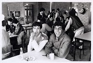 Marokkaanse jongeren in de kantine van de voetbalclub FC Internationaal